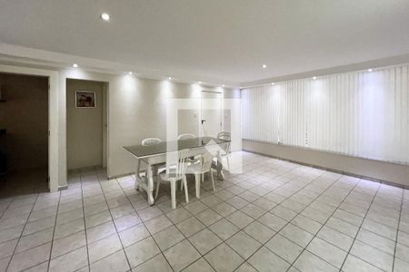 Apartamento para alugar com 183m², 3 quartos e 1 vaga Apartamento para alugar com 183m², 3 quartos e 1 vagaÁrea comum - Salão de festas