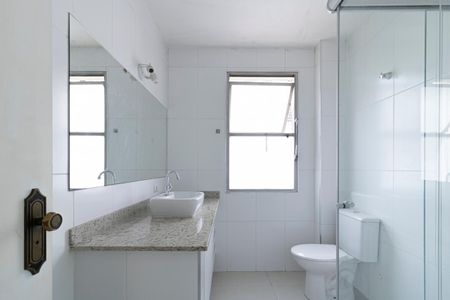 Apartamento para alugar com 183m², 3 quartos e 1 vaga Apartamento para alugar com 183m², 3 quartos e 1 vagaBanheiro Corredor