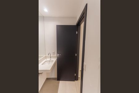 Apartamento à venda com 129m², 2 quartos e 1 vaga Apartamento à venda com 129m², 2 quartos e 1 vagaBanheiro da Suíte