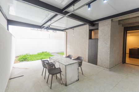 Apartamento à venda com 129m², 2 quartos e 1 vaga Apartamento à venda com 129m², 2 quartos e 1 vagaEspaço Gourmet/Área Privativa