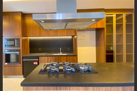 Apartamento à venda com 196m², 3 quartos e 3 vagas Apartamento à venda com 196m², 3 quartos e 3 vagasCozinha