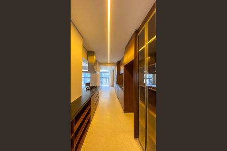 Apartamento à venda com 196m², 3 quartos e 3 vagas Apartamento à venda com 196m², 3 quartos e 3 vagasCozinha