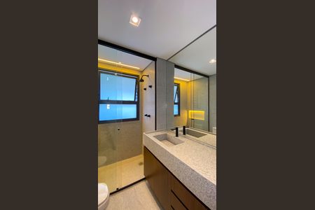 Apartamento à venda com 196m², 3 quartos e 3 vagas Apartamento à venda com 196m², 3 quartos e 3 vagasBanheiro da Suíte 1