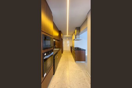 Apartamento à venda com 196m², 3 quartos e 3 vagas Apartamento à venda com 196m², 3 quartos e 3 vagasCozinha