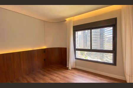 Apartamento à venda com 196m², 3 quartos e 3 vagas Apartamento à venda com 196m², 3 quartos e 3 vagasQuarto Suíte