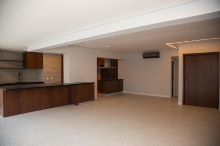 Sala de apartamento à venda com 3 quartos, 196m² em Chácara Santo Antônio (zona Sul), São Paulo