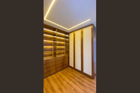 Apartamento à venda com 196m², 3 quartos e 3 vagas Apartamento à venda com 196m², 3 quartos e 3 vagasCloset da suíte