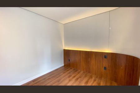Apartamento à venda com 196m², 3 quartos e 3 vagas Apartamento à venda com 196m², 3 quartos e 3 vagasQuarto Suíte