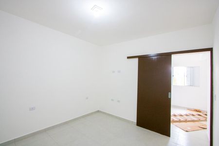 Quarto de casa para alugar com 1 quarto, 40m² em Jardim Aracy, Mauá