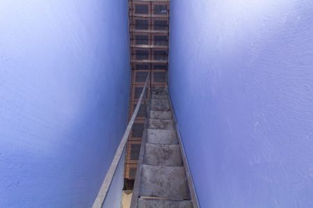 Casa para alugar com 80m², 2 quartos e sem vagaEscada