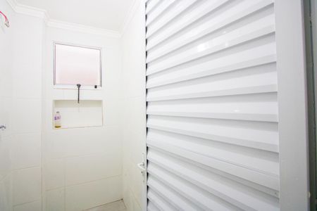 Banheiro de casa para alugar com 1 quarto, 30m² em Jardim Aracy, Mauá