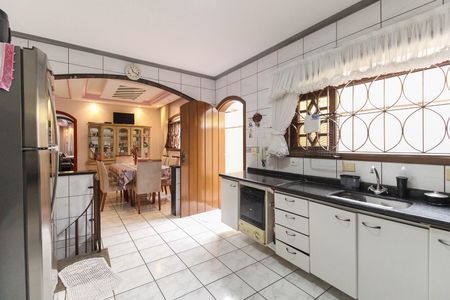 Casa à venda com 210m², 3 quartos e 6 vagas Casa à venda com 210m², 3 quartos e 6 vagasCozinha