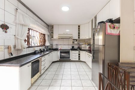 Casa à venda com 210m², 3 quartos e 6 vagas Casa à venda com 210m², 3 quartos e 6 vagasCozinha