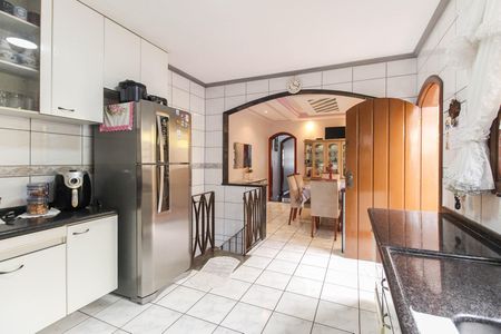 Casa à venda com 210m², 3 quartos e 6 vagas Casa à venda com 210m², 3 quartos e 6 vagasCozinha