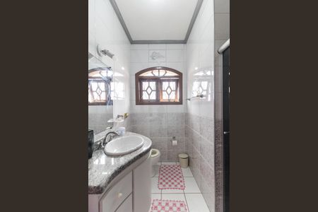 Casa à venda com 210m², 3 quartos e 6 vagas Casa à venda com 210m², 3 quartos e 6 vagasBanheiro Social