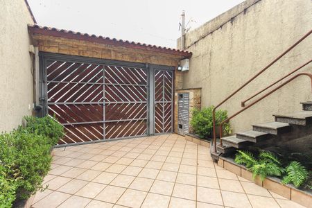 Casa à venda com 210m², 3 quartos e 6 vagas Casa à venda com 210m², 3 quartos e 6 vagasGaragem
