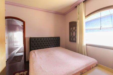 Casa à venda com 210m², 3 quartos e 6 vagas Casa à venda com 210m², 3 quartos e 6 vagasQuarto 3 - Suíte