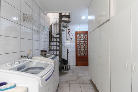 Casa à venda com 210m², 3 quartos e 6 vagas Casa à venda com 210m², 3 quartos e 6 vagasÁrea de Serviço