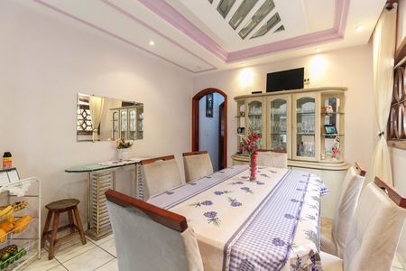 Casa à venda com 210m², 3 quartos e 6 vagas Casa à venda com 210m², 3 quartos e 6 vagasCopa