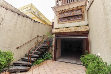 Casa à venda com 210m², 3 quartos e 6 vagas Casa à venda com 210m², 3 quartos e 6 vagasGaragem