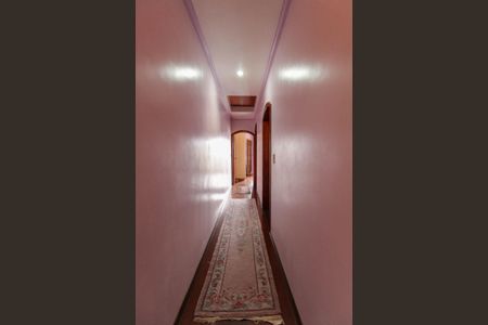 Casa à venda com 210m², 3 quartos e 6 vagas Casa à venda com 210m², 3 quartos e 6 vagasCorredor