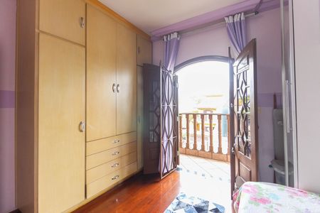 Casa à venda com 210m², 3 quartos e 6 vagas Casa à venda com 210m², 3 quartos e 6 vagasQuarto 1