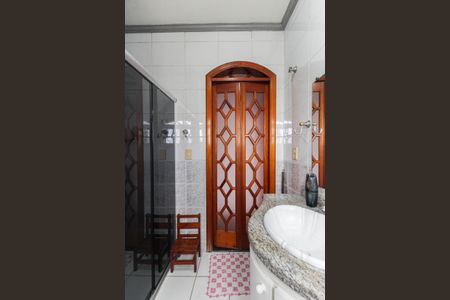 Casa à venda com 210m², 3 quartos e 6 vagas Casa à venda com 210m², 3 quartos e 6 vagasBanheiro Social