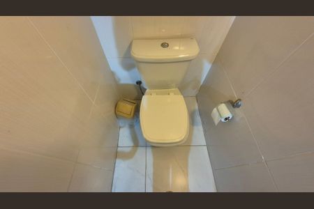 Casa à venda com 240m², 4 quartos e 5 vagasBanheiro