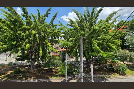 Casa à venda com 240m², 4 quartos e 5 vagasVista