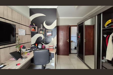 Casa à venda com 240m², 4 quartos e 5 vagasSuíte 3