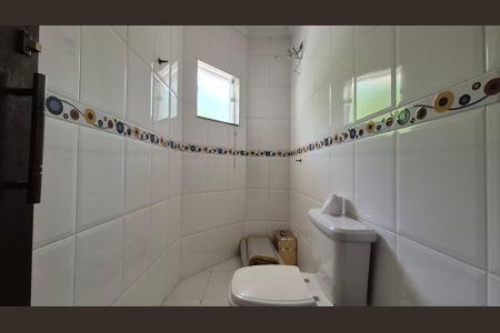 Casa à venda com 240m², 4 quartos e 5 vagasBanheiro da suíte 2