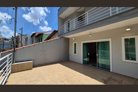 Area externa de casa à venda com 4 quartos, 240m² em Vila Claudio, Santo André
