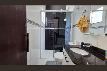 Casa à venda com 240m², 4 quartos e 5 vagasBanheiro da suíte 4