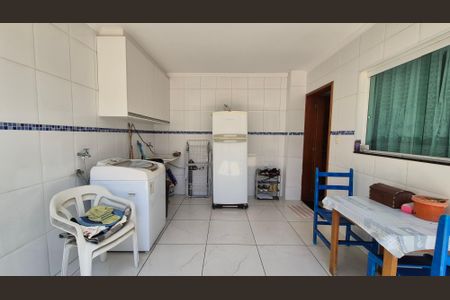 Casa à venda com 240m², 4 quartos e 5 vagasArea de serviço