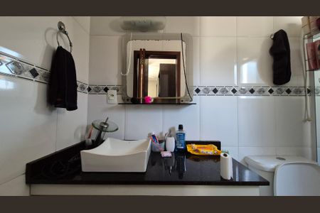 Casa à venda com 240m², 4 quartos e 5 vagasBanheiro da suíte 3