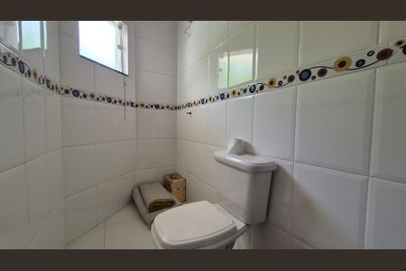 Casa à venda com 240m², 4 quartos e 5 vagasBanheiro da suíte 2