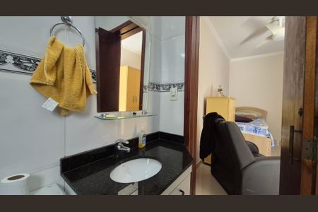 Casa à venda com 240m², 4 quartos e 5 vagasBanheiro da suíte 4