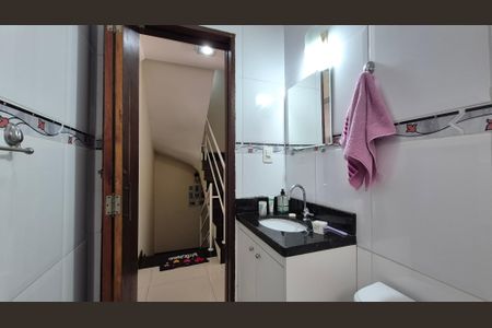 Casa à venda com 240m², 4 quartos e 5 vagasBanheiro