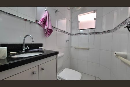 Casa à venda com 240m², 4 quartos e 5 vagasBanheiro