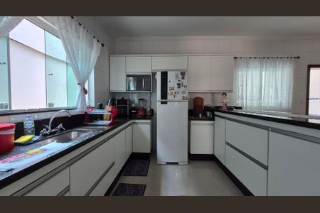 Casa à venda com 240m², 4 quartos e 5 vagasCozinha