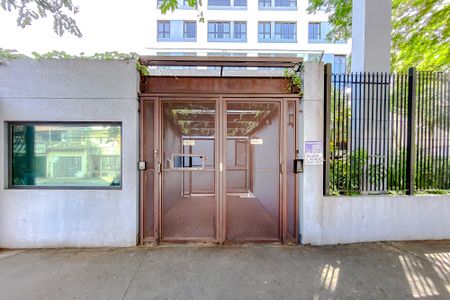 Apartamento para alugar com 70m², 2 quartos e 1 vagaFachada - Plaquinha