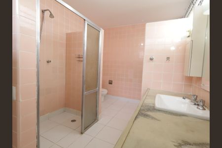 Casa para alugar com 300m², 4 quartos e 4 vagasBanheiro da Suíte