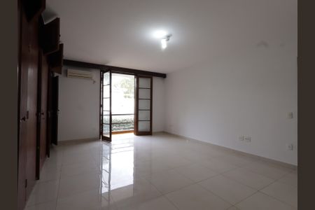 Casa para alugar com 300m², 4 quartos e 4 vagasSuíte