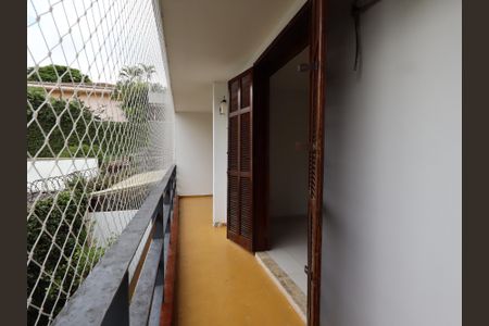 Casa para alugar com 300m², 4 quartos e 4 vagasVaranda da suíte