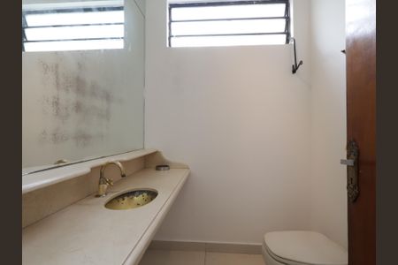 Casa para alugar com 300m², 4 quartos e 4 vagasLavabo