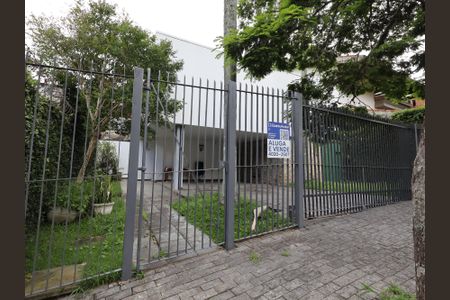 Casa para alugar com 300m², 4 quartos e 4 vagasFachada