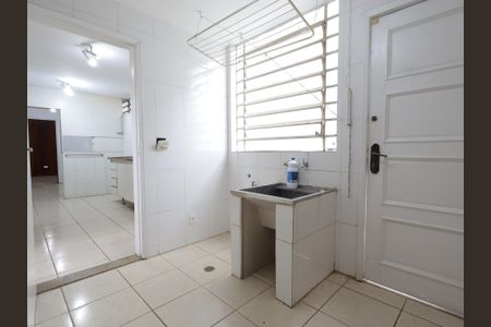 Casa para alugar com 300m², 4 quartos e 4 vagasÁrea de Serviço