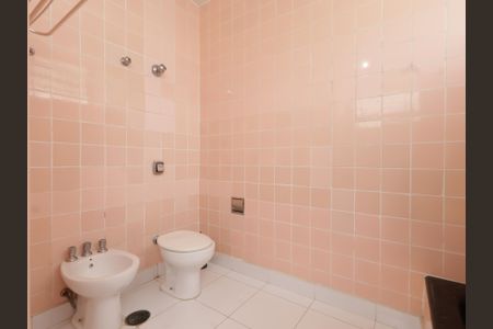 Casa para alugar com 300m², 4 quartos e 4 vagasBanheiro da Suíte