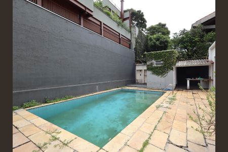 Casa para alugar com 300m², 4 quartos e 4 vagasPiscina