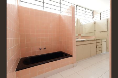 Casa para alugar com 300m², 4 quartos e 4 vagasBanheiro da Suíte